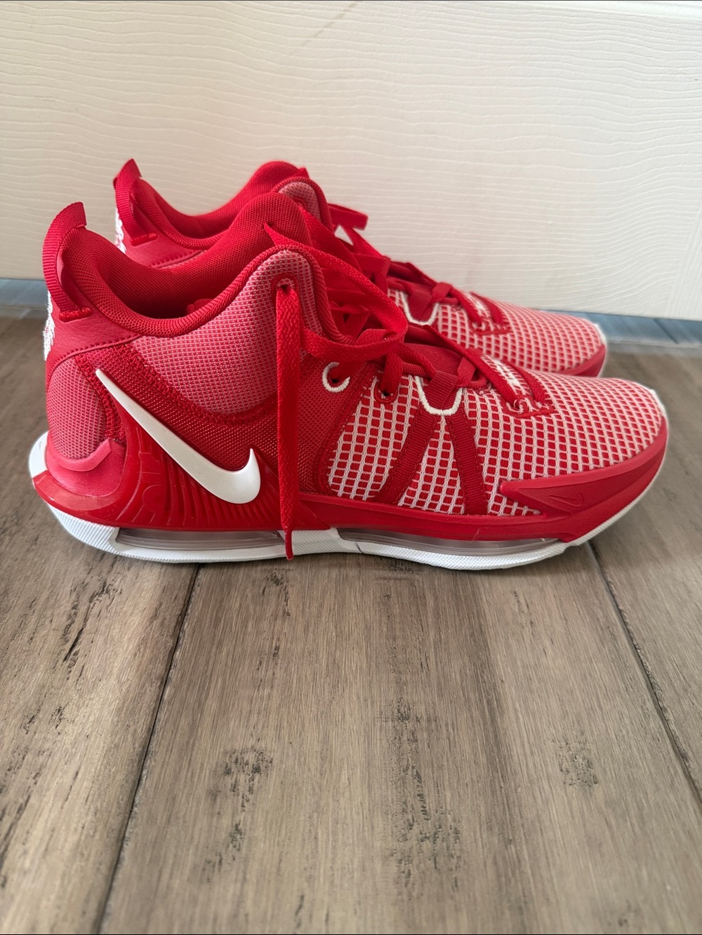 Nike LeBron Witness VII TB Red and White Mesh Training Shoes